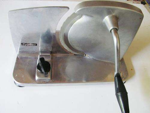 Pineware Stainless Breadslicer.