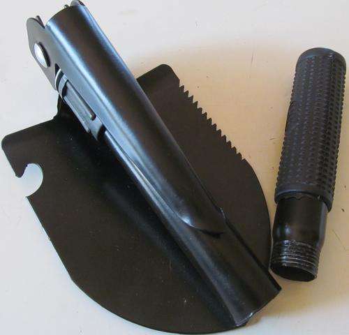 Hi quality FOLDING SPADE.  Small and compact with carry/storage bag. Perfect for camping and braai