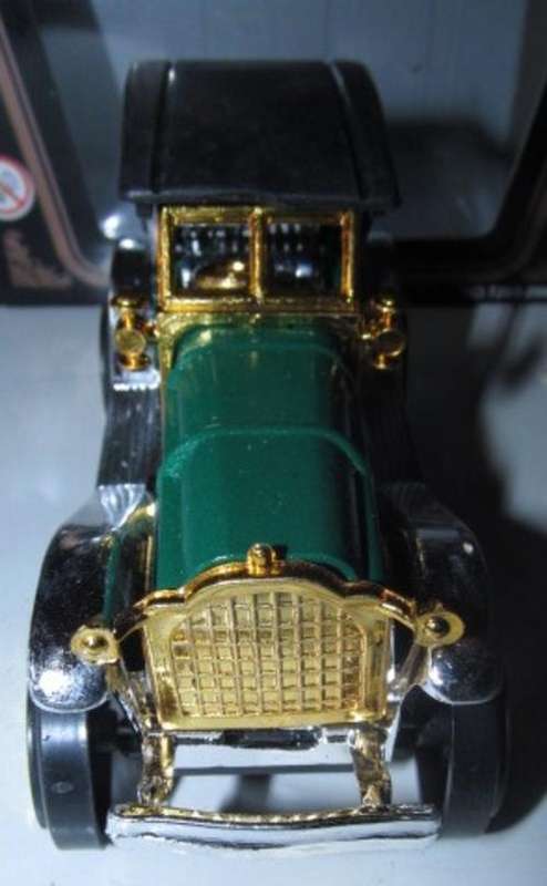Die cast metal CLASSIC CAR -  Collect them alll !!! Limited stock available