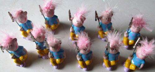 Bulk lot -To cute, note holder - R1 increments - Shipping R40, additional items are FREE