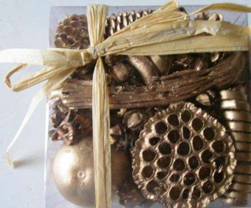 Gold Decor, perfect Christmas Tree or Christmas Table decor,Shipping R40, additional items are FREE