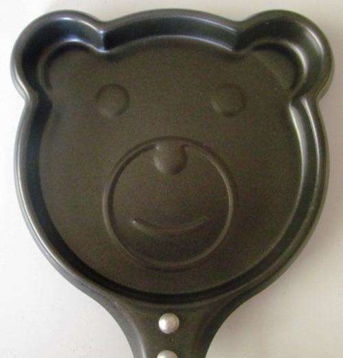 To cute, teddy bear pan (non-stick) Perfect for the Little ones