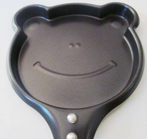 Stunning small Non-stick Teddy Bear Pan, perfect for eggs, flapjacks ect