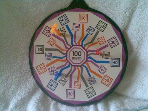 Magnetic Dart board with 3 free darts ***Postage only R25 and R10 Per additional item***