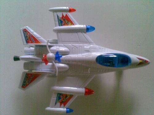 Toy airoplane with pull string ***Postage only R30 and R10 per additional item***