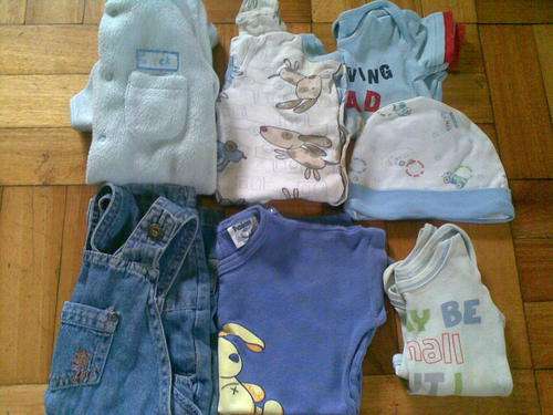 Bulk lot second hand baby cloths, all still in gud condition!!