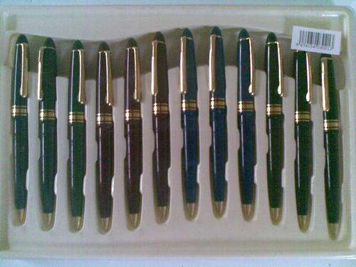 12 Piece pen set, ideal for Christmas presents!!! Postage only R30 and R10 per additional item!!!!!!