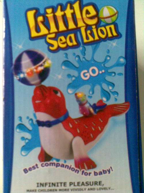Little Sea lion BEST COMPANION FOR BABY Colour ball that rotates with flashing lights, walks forward