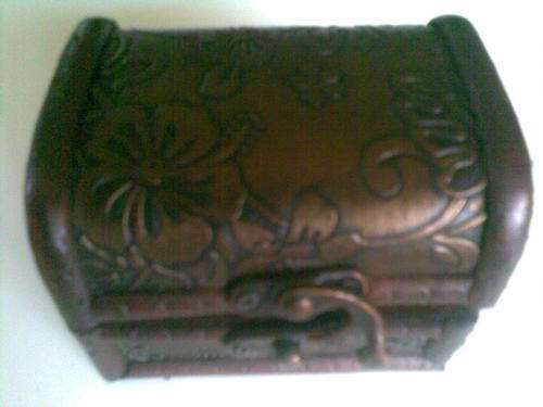 Stunning wooden Jewellery Box with flower motive and latch, Postage only R30 and R10 per additional