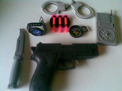 10 Piece pretend Adventure set, Includes Gun, Knife, Compass, Ect. Postage onlu R30 and R10 per Addi