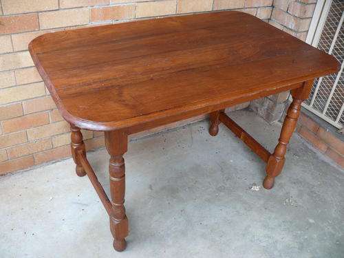 Teak table (1), comfortable 4-seater
