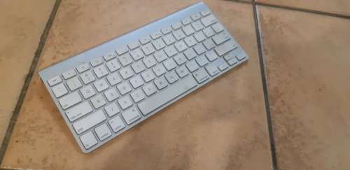 Apple Bluetooth Keyboard