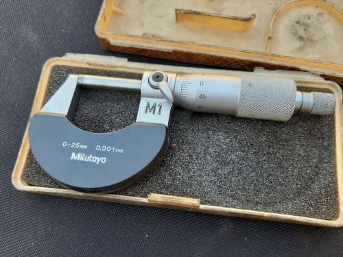 Mitutoyo 0-25mm Micrometer. No 102-119