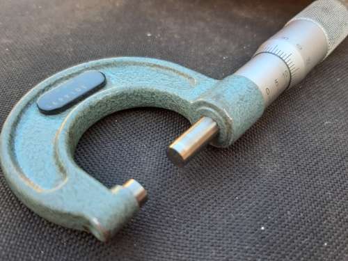 Mitutoyo 0-25mm Micrometer. No 3018897