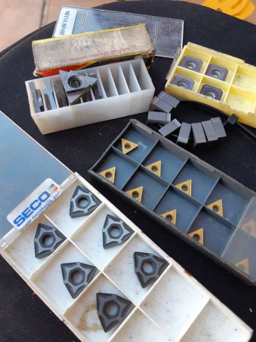 Various tip tools for lathes and milling cutters