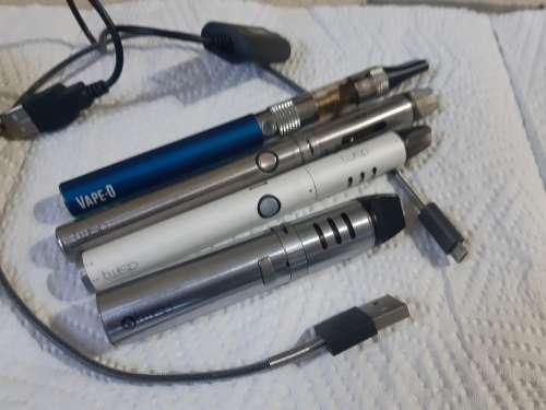 4 x Vape pens. Twisp x 3 and Vape O