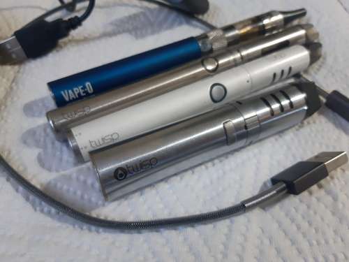 4 x Vape pens. Twisp x 3 and Vape O