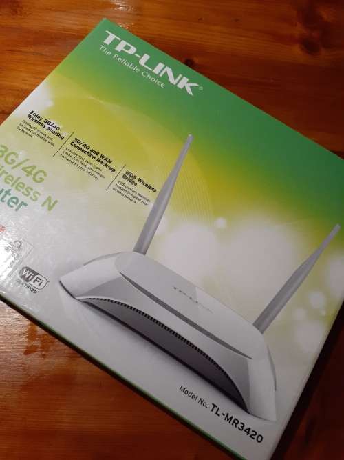 TP Link Router {Like New}