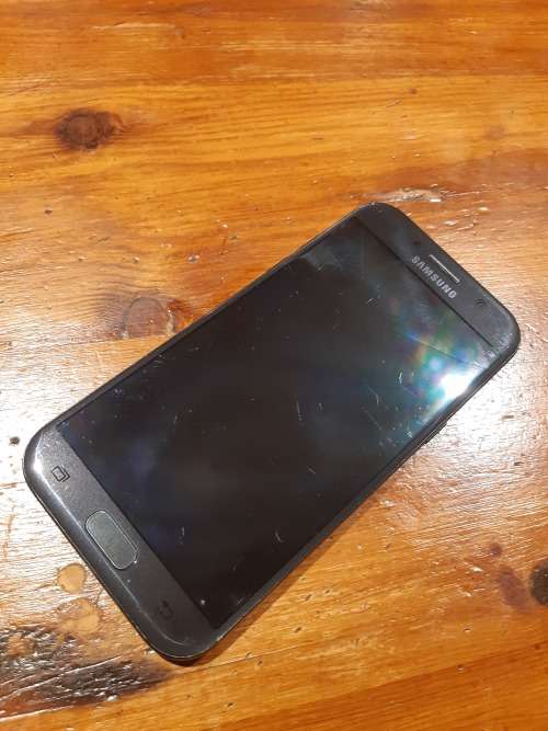 Samsung A5 - 2017 (Broken)