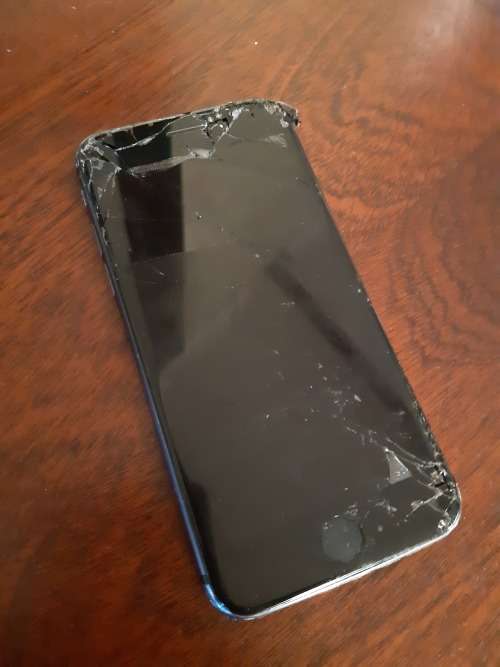 Iphone 8 - (Not working)