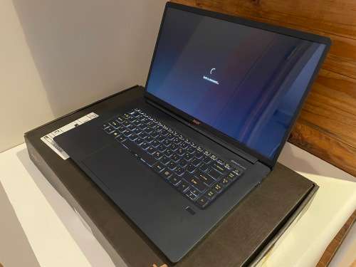 Acer Swift 5 - i5 512GB HDD 8GB RAM