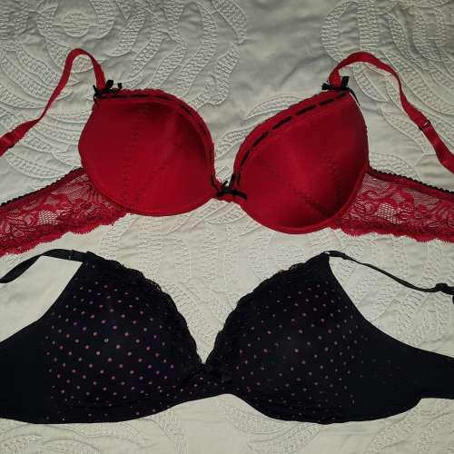 Lot of 2 bras 36B * Great condition! !!
