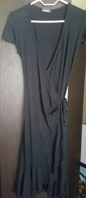 Boutique Black wrap around Maternity Dress Size M * Never worn