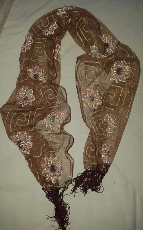 Incredibly beautiful Embroidered and Sequined Ladies Scarf * New!