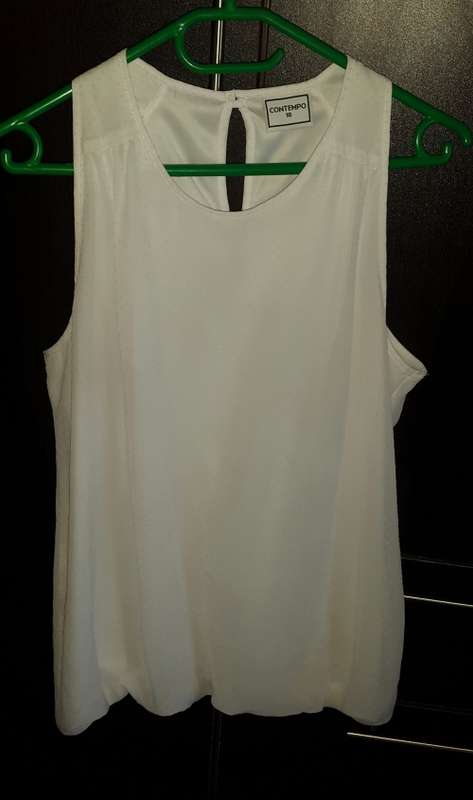 Stunning white Contempo top * AS NEW * Size 10