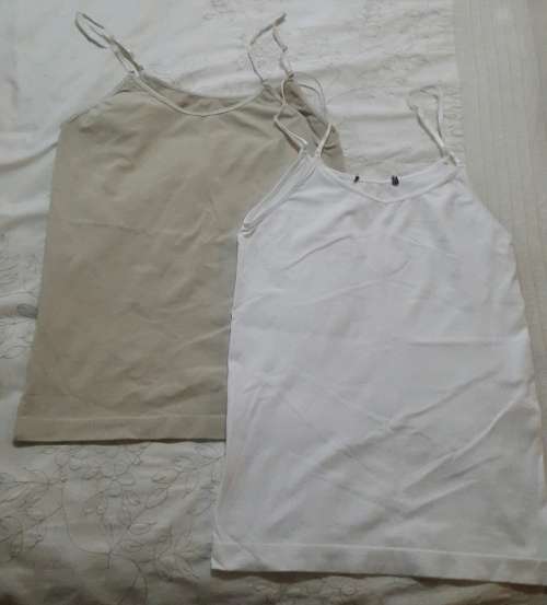 Set of 2 stretch Viscose strappy tops * As new * Size M