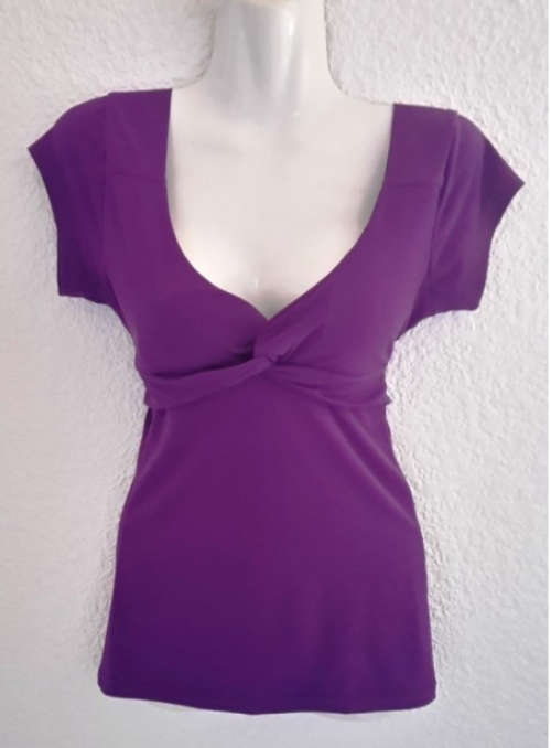 Incredibly beautiful Identity cross-over top * Size 34