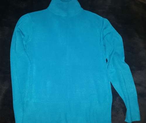 Turqoise Woolworths turtleneck jersey * Size M* As new