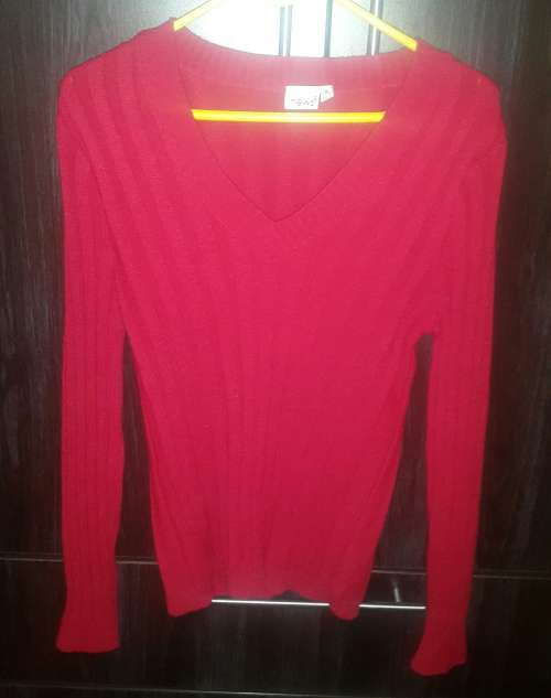 Gorgeous red ribbed knitted top by News * Size M