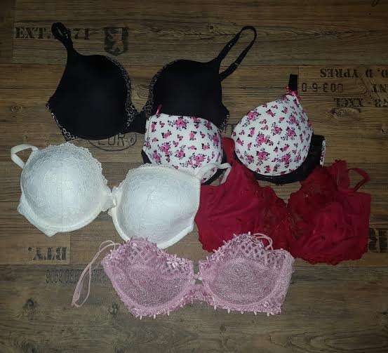 5 Stunning Bras 36DD - In excellent condition!!