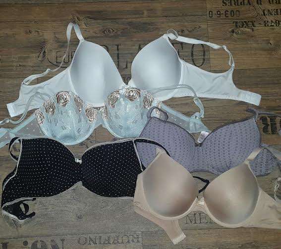 5 Gorgeous Bras 34D - In fantastic condition!