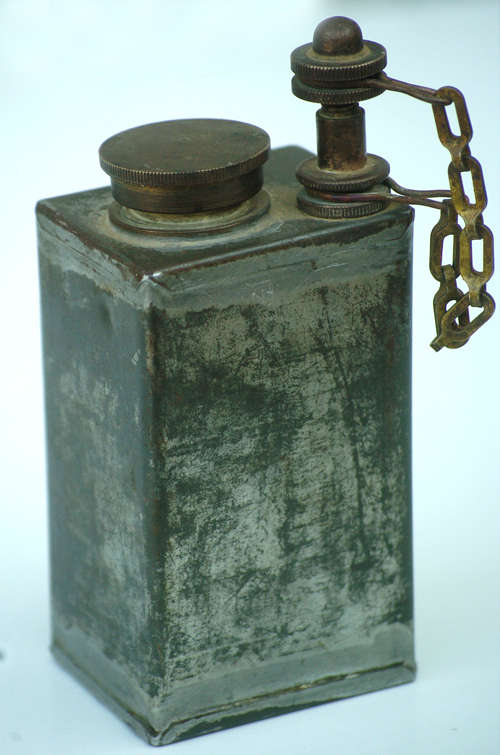 VERY RARE VICKERS MACHINE GUN OIL CAN  - WORLD WAR II - BRASS CAPS AND CHAIN