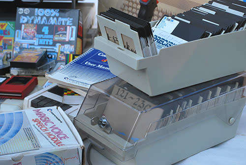 RETRO COMMODORE 64 MOTHERLOAD - THE ULTIMATE COLLECTION OF VINTAGE COMMODORE COMPUTERS