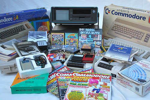 RETRO COMMODORE 64 MOTHERLOAD - THE ULTIMATE COLLECTION OF VINTAGE COMMODORE COMPUTERS