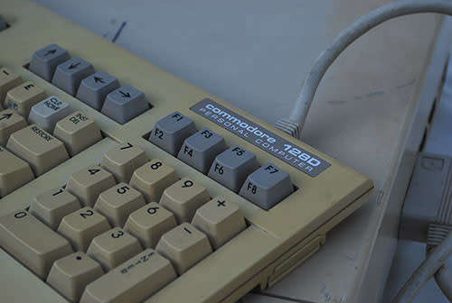 RETRO COMMODORE 64 MOTHERLOAD - THE ULTIMATE COLLECTION OF VINTAGE COMMODORE COMPUTERS