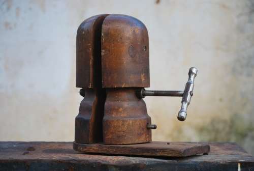 RARE HAT STRETCHER - VICTORIAN ERA - AWESOME SHOP DECOR PIECE