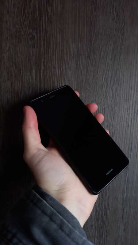 Huawei P9 Lite VNS-L31 - 16GB - BLACK (comes with free black cover with it)