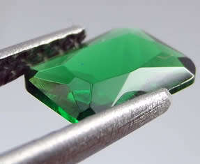 Emerald Green Cubic Zirconia, 6x8mm Octagon Princess Cut Gemstone simulating a 1.6ct natural emerald