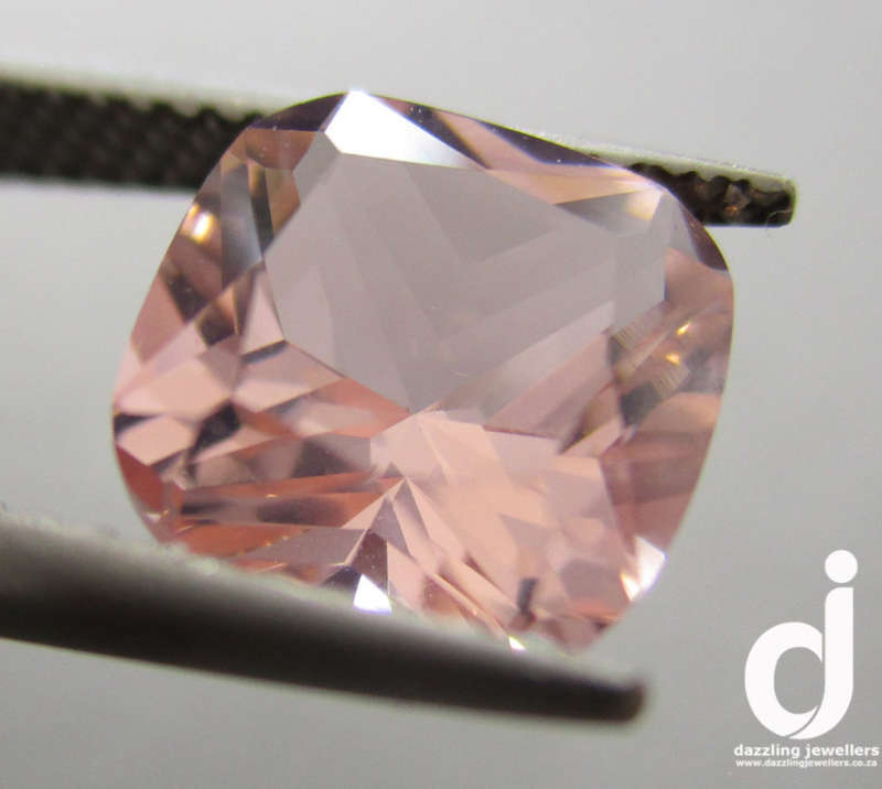 Morganite Nano | Cushion-cut | 8mm