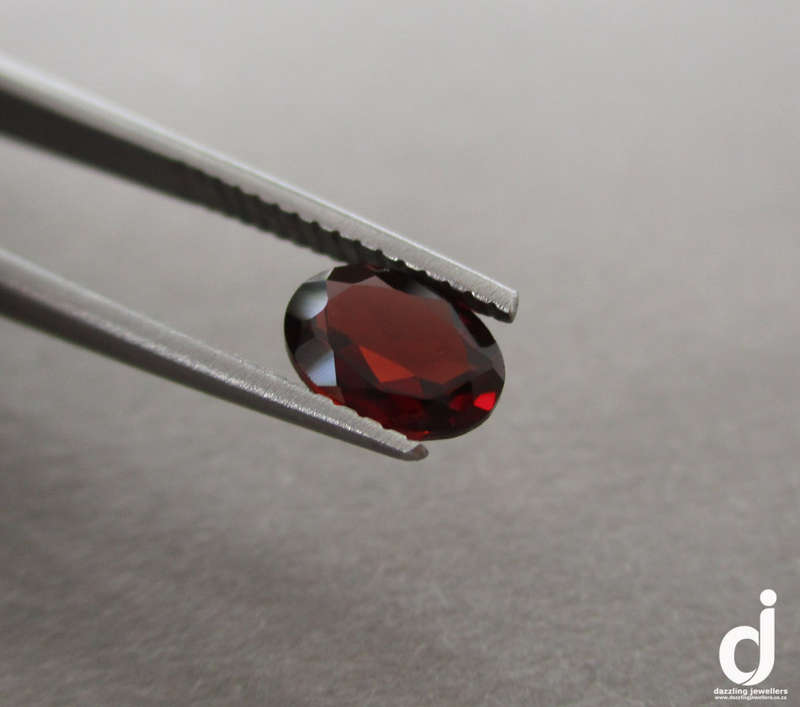 GARNET: Oval | 7x5mm | 0.90ct