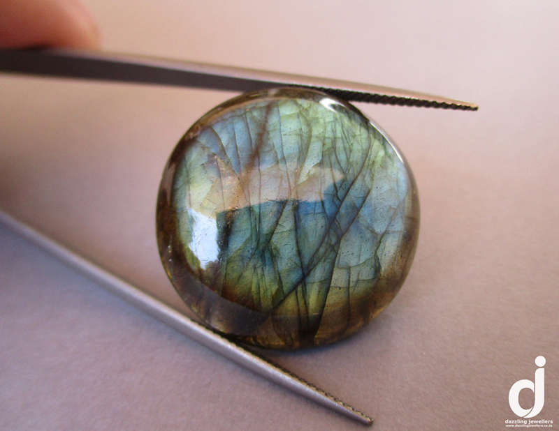 Labradorite Cabochon | 40.55ct | 8.11gr | 25.33mm round (once-off hand-cut and polished)
