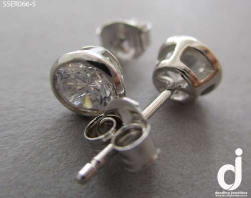 Stud Earrings | 5mm | Round | Sterling Silver