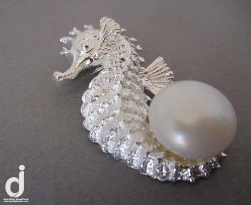 Seahorse Pendant | Sterling Silver | 14mm Pearl