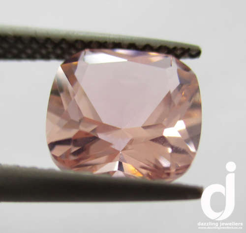 Morganite Nano | Cushion-cut | 8mm
