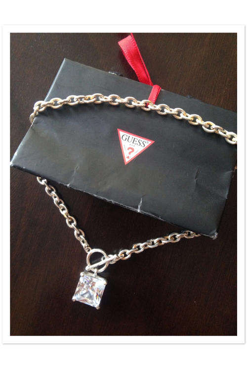 Original GUESS Necklace / beautiful in original box // Must Have