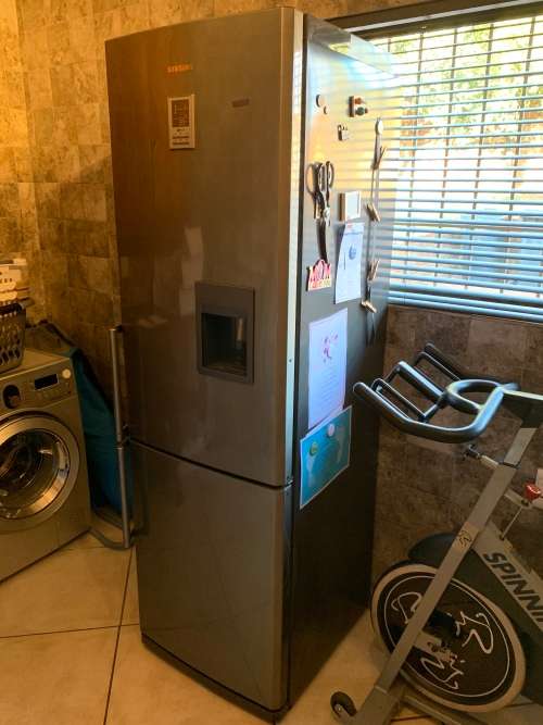 Samsung RL48RWCIH 308L Capacity Bottom Freezer Refrigerator with Taller Water Dispenser